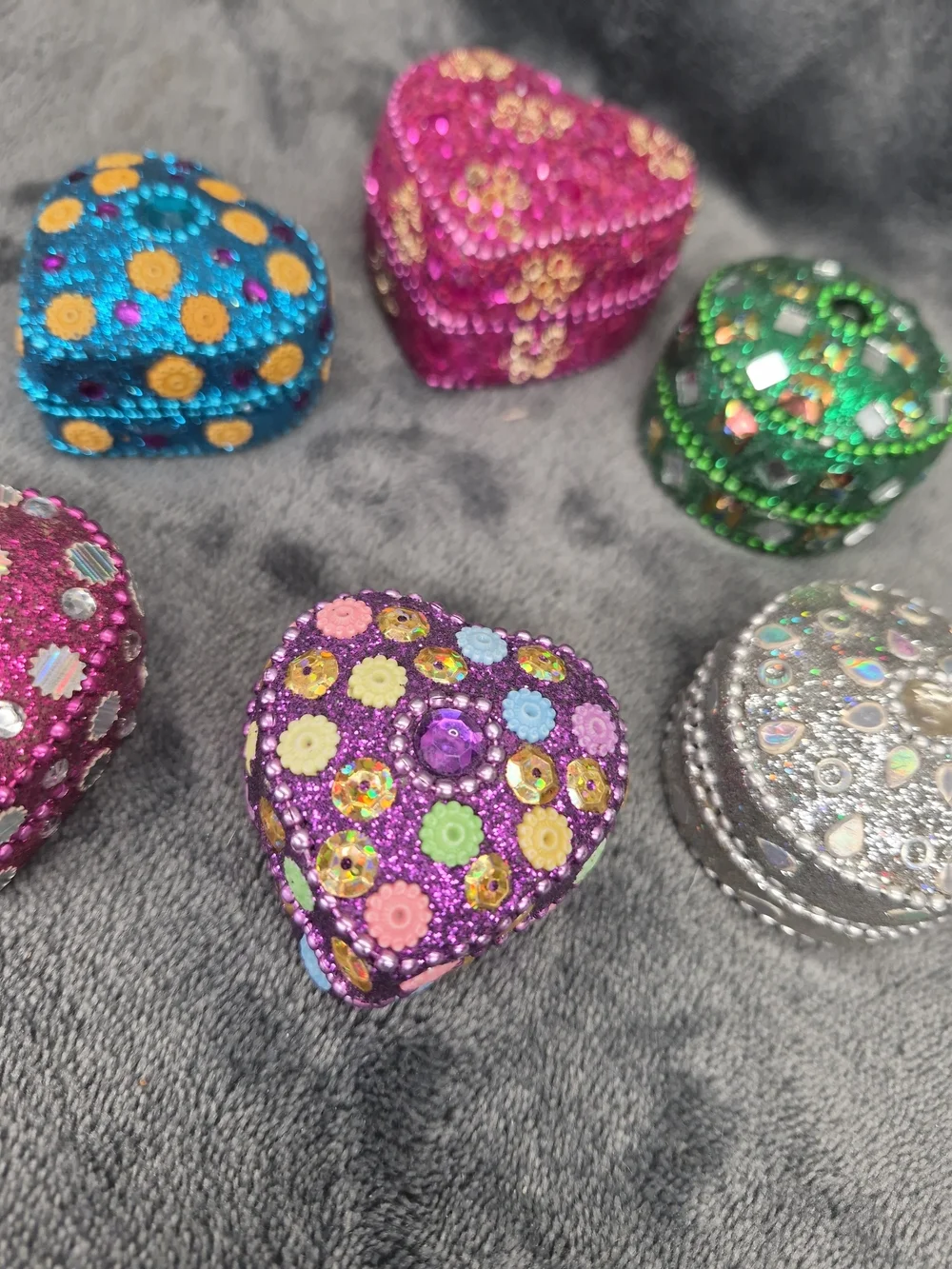 Hand Crafted Beaded Trinket Boxes Sparkling Rhinestone Heart Shape  6 Pcs